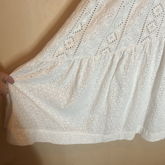 Free People White Lace Maxi Dress / size XS preowned cap sleeves - Picture 6 of 10